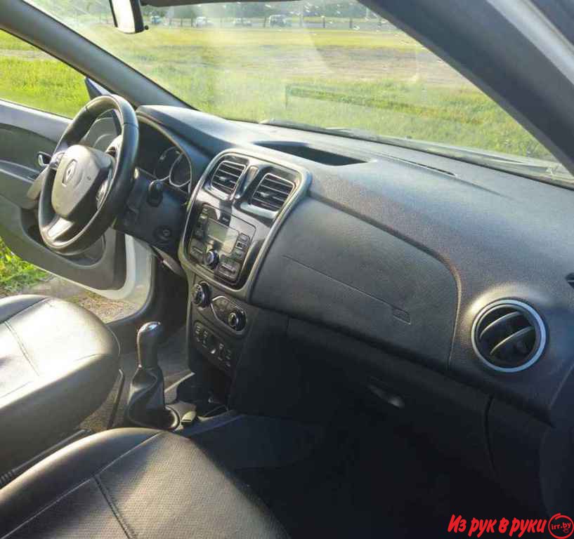  Sandero