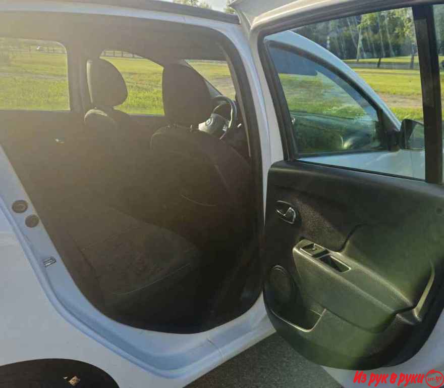  Sandero