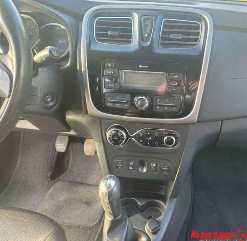  Sandero