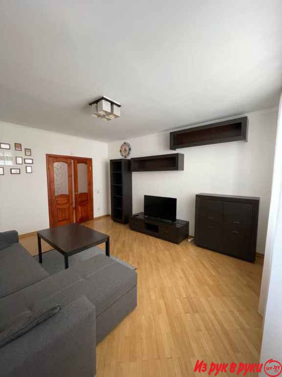 Сдам квартиру на длительный срок. Дом сразу у метро Грушевка. Квартира