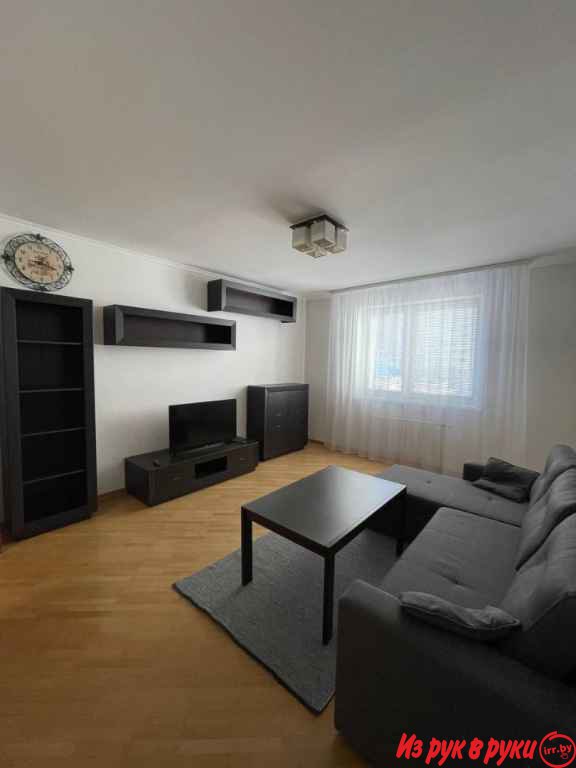 Сдам квартиру на длительный срок. Дом сразу у метро Грушевка. Квартира